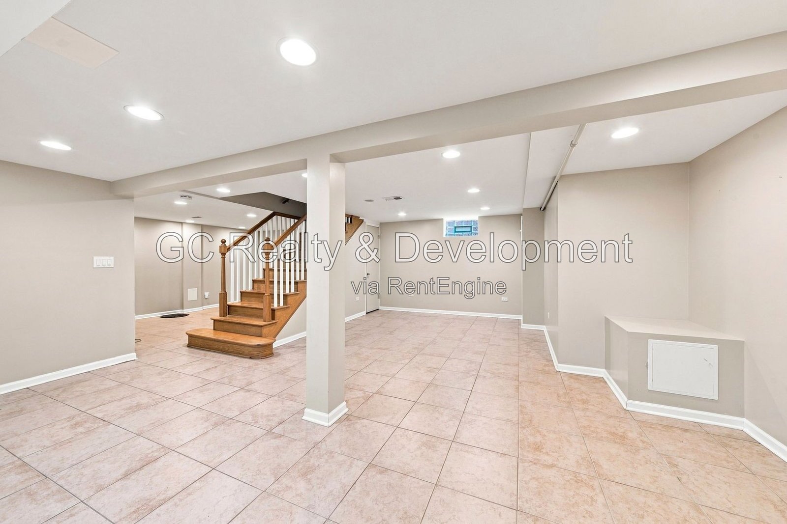 *** RECENTLY UPDATED / BACKYARD DECK / GARAGE / SS APPLIANCES / CENTRAL AIR / FINISHED BASEMENT *** property image