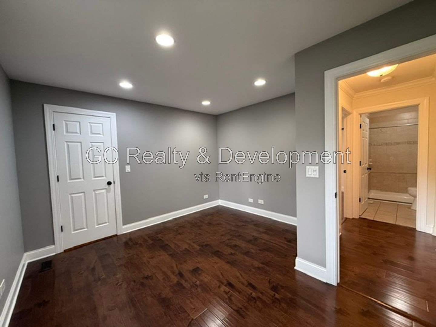 *** 2BR - 2BA / IN-UNIT LAUNDRY / ATTACHED GARAGE / SS APPLIANCES / DOG-FRIENDLY *** property image