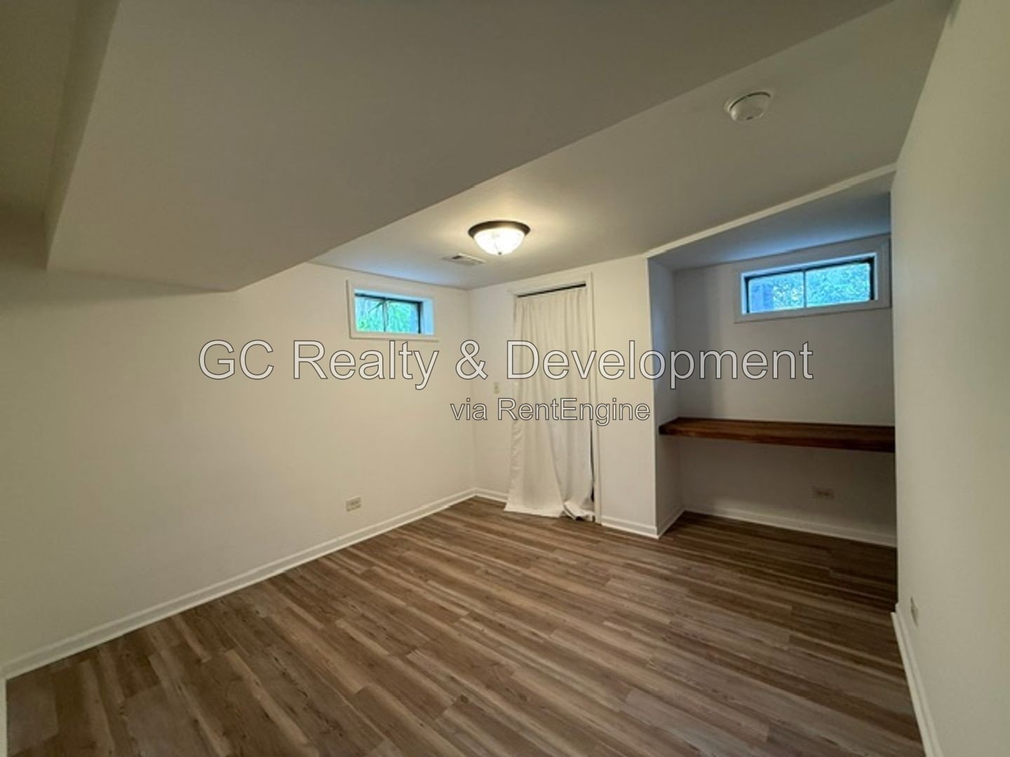 *** 2BR - 2BA / IN-UNIT LAUNDRY / ATTACHED GARAGE / SS APPLIANCES / DOG-FRIENDLY *** property image