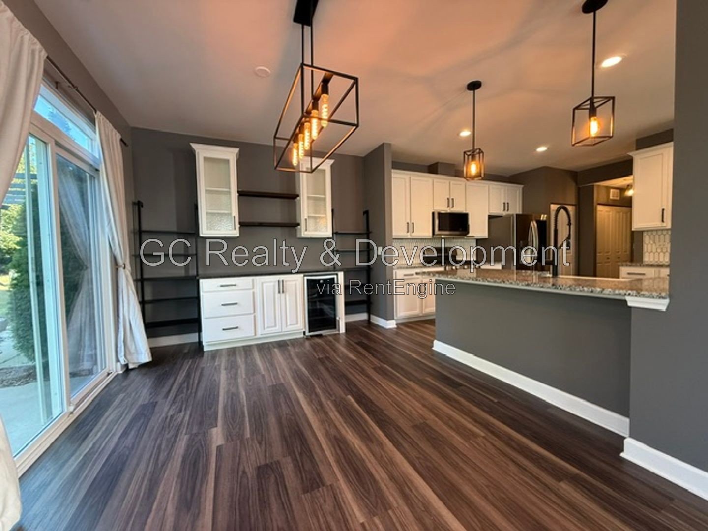 *** LEASE TODAY – SEPTEMBER FREE! / 2 BED-2.5 BTH / END UNIT / NEWER CONSTUCTION / PET FRIENDLY / 2 CAR GARAGE / HUGE LOFT OR OFFICE*** property image