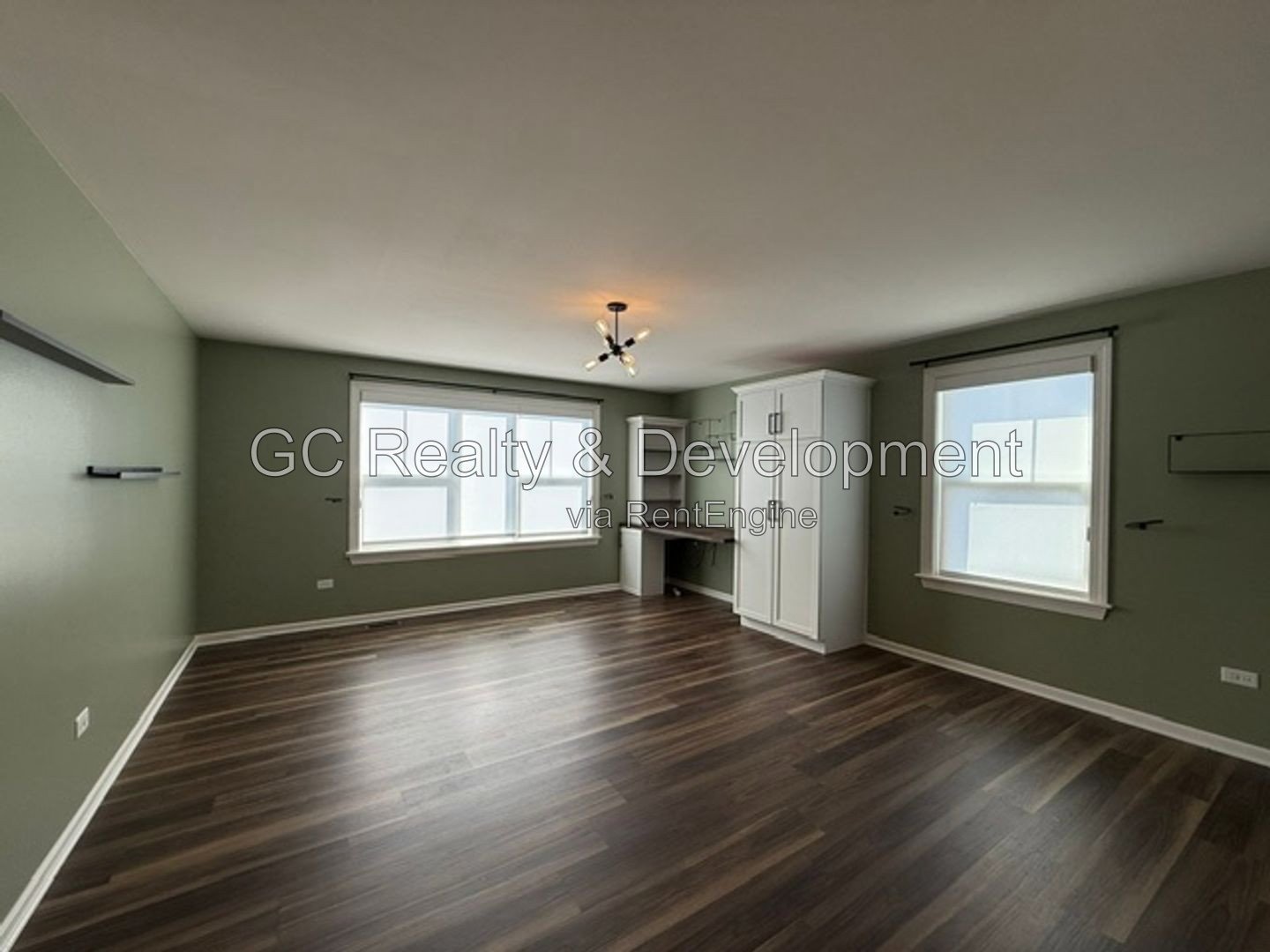 *** LEASE TODAY – SEPTEMBER FREE! / 2 BED-2.5 BTH / END UNIT / NEWER CONSTUCTION / PET FRIENDLY / 2 CAR GARAGE / HUGE LOFT OR OFFICE*** property image