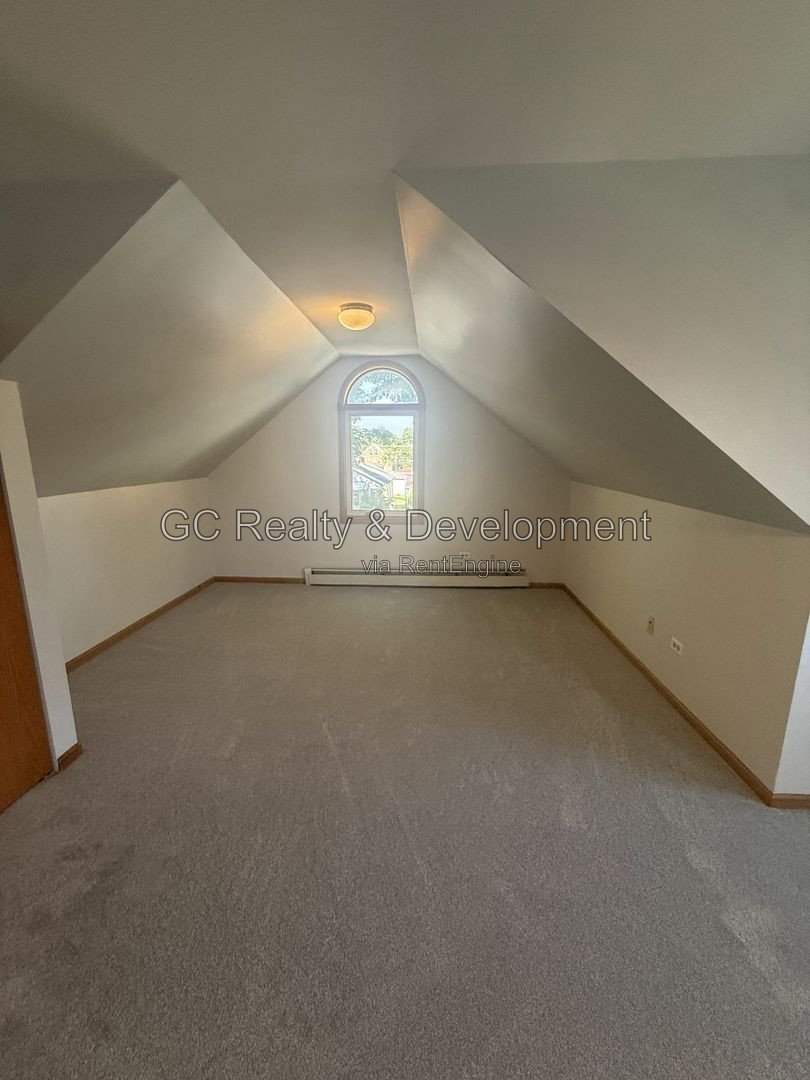 *** 4BR - 2.5BA / CENTRAL AIR / IN-UNIT LAUNDRY / SS APPLIANCES / GARAGE / PET FRIENDLY / FENCED YARD / HARDWOOD FLOORS / FINISHED BASEMENT *** property image