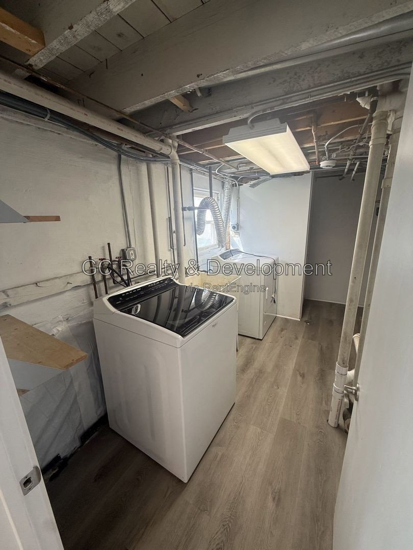 *** 4BR - 2.5BA / CENTRAL AIR / IN-UNIT LAUNDRY / SS APPLIANCES / GARAGE / PET FRIENDLY / FENCED YARD / HARDWOOD FLOORS / FINISHED BASEMENT *** property image