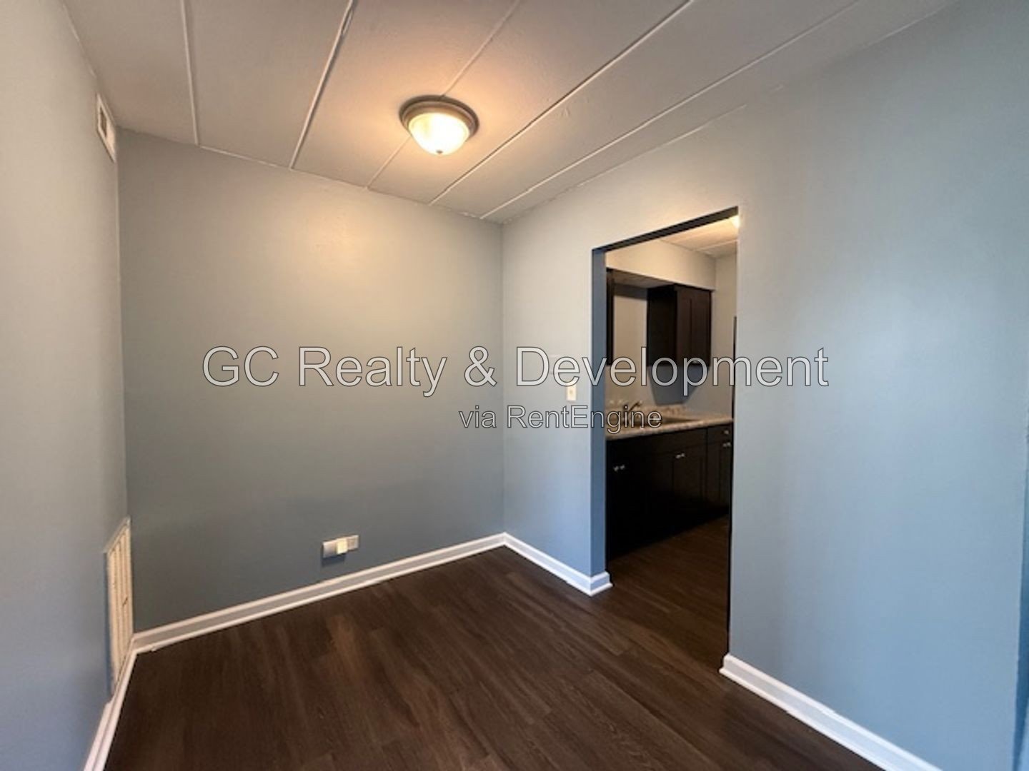 *** RECENTLY UPDATED / CENTRAL AIR / 1 BDRM / APPLIANCES INCL / ONLY PAY ELECTRIC *** property image