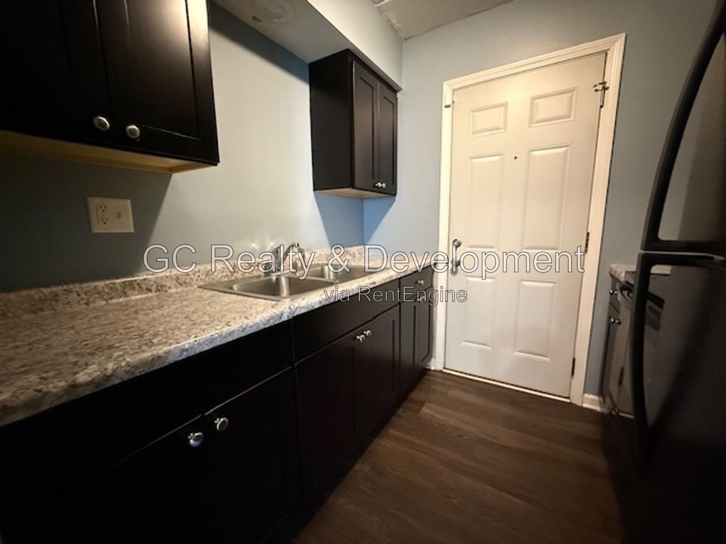 *** RECENTLY UPDATED / CENTRAL AIR / 1 BDRM / APPLIANCES INCL / ONLY PAY ELECTRIC *** property image