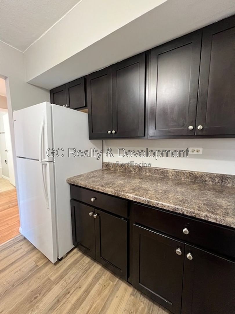 *** 1ST FLOOR UNIT / 2 PARKING SPACES / KITCHEN APPL INCL / ON-SITE LAUNDRY / PET FRIENDLY / PAY ELECTRIC ONLY *** property image