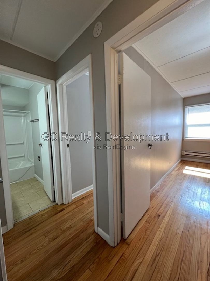 *** 1ST FLOOR UNIT / 2 PARKING SPACES / KITCHEN APPL INCL / ON-SITE LAUNDRY / PET FRIENDLY / PAY ELECTRIC ONLY *** property image