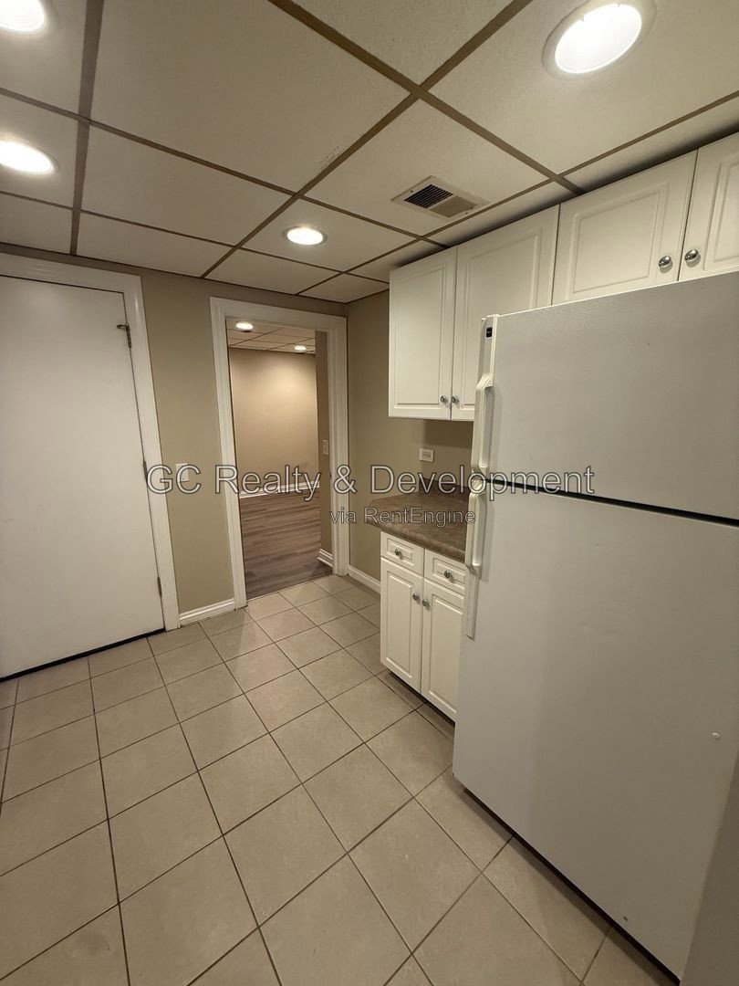 *** 2BR - 1BA / HARDWOOD FLOORS / KITCHEN APPL INCL / FENCED YARD / ON-SITE LAUNDRY / EASY COMMUTE *** property image