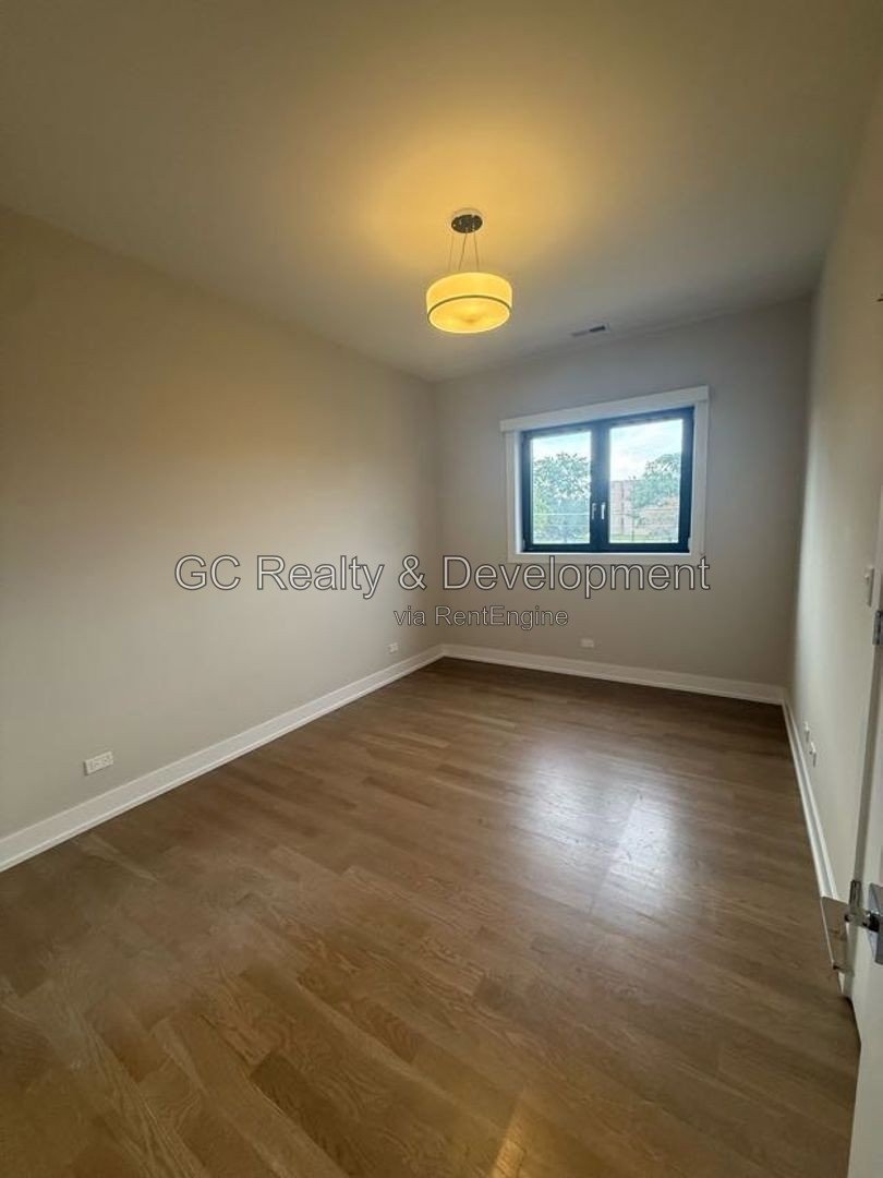 *** NEWER CONSTRUCTION / 3 BDRM - 2 BTH / CENTRAL AC / IN UNIT LAUNDRY / PARKING INCL *** property image