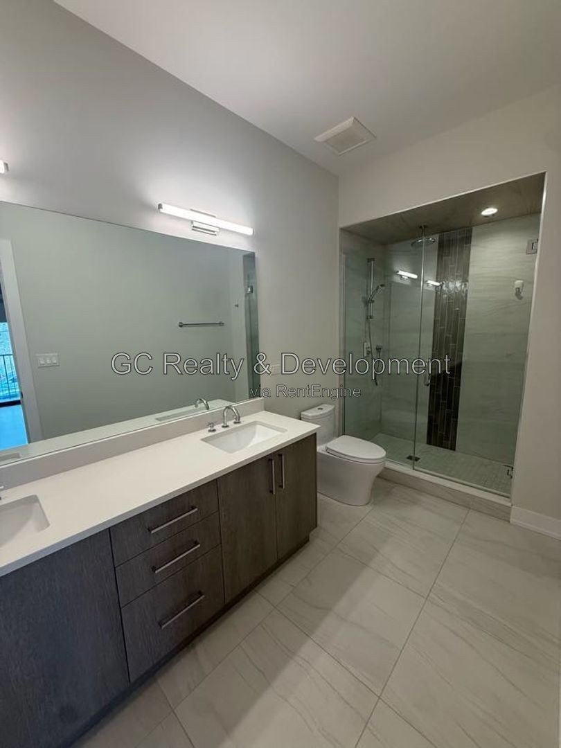 *** NEWER CONSTRUCTION / 3 BDRM - 2 BTH / CENTRAL AC / IN UNIT LAUNDRY / PARKING INCL *** property image