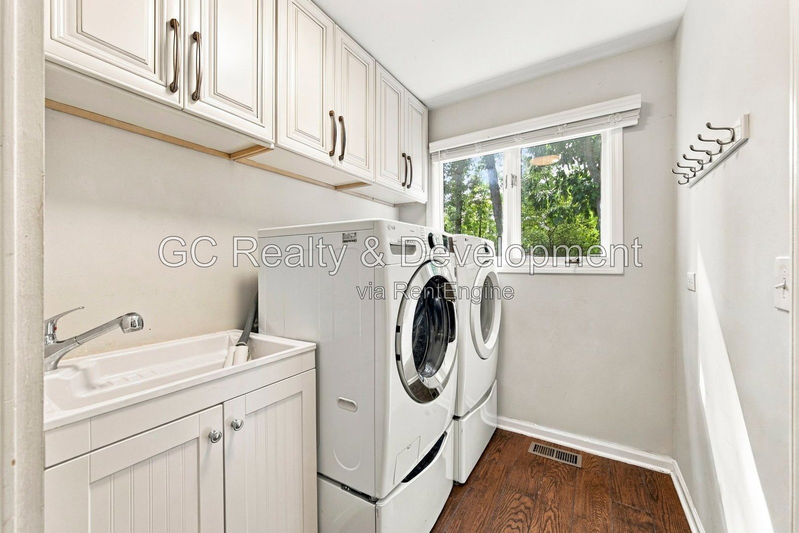 *** 10/15 MOVE-IN SPECIAL: Â½ OFF 2ND MONTHâ€™S RENT / UPDATED 4BR / FINISHED BASEMENT / LARGE YARD / 2-CAR GARAGE *** property image