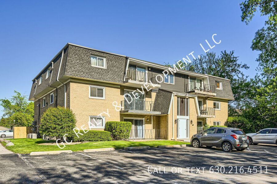 *** FIRST FLOOR UNIT / CENTRAL AC / FREE LAUNDRY ON SITE / PET FRIENDLY / TENANT ONLY PAYS ELECTRIC *** property image