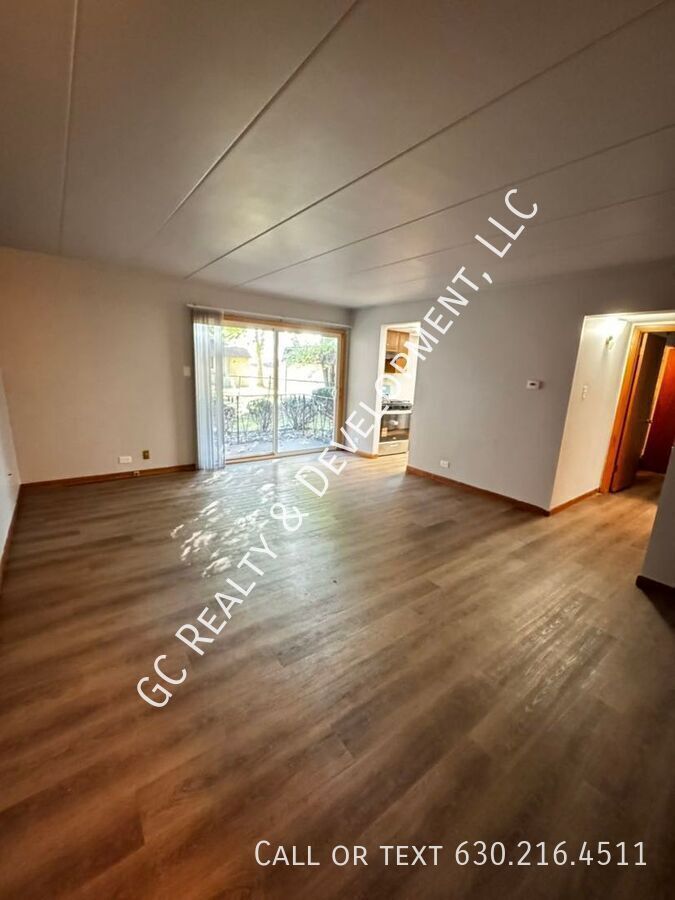 *** FIRST FLOOR UNIT / CENTRAL AC / FREE LAUNDRY ON SITE / PET FRIENDLY / TENANT ONLY PAYS ELECTRIC *** property image