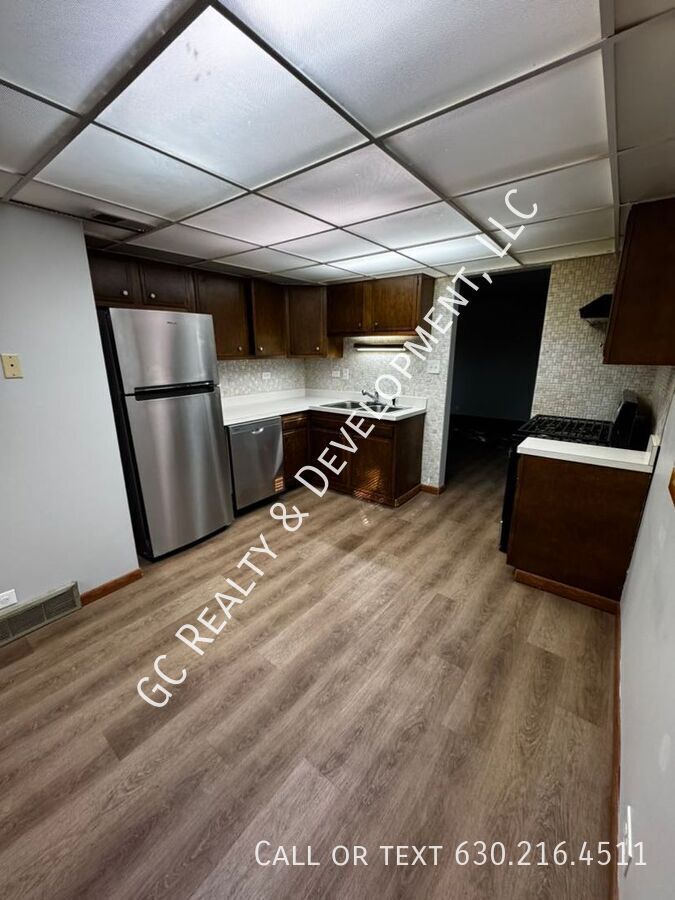 *** FIRST FLOOR UNIT / CENTRAL AC / FREE LAUNDRY ON SITE / PET FRIENDLY / TENANT ONLY PAYS ELECTRIC *** property image