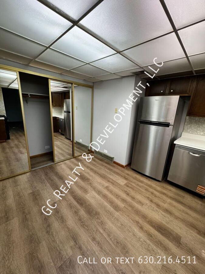 *** FIRST FLOOR UNIT / CENTRAL AC / FREE LAUNDRY ON SITE / PET FRIENDLY / TENANT ONLY PAYS ELECTRIC *** property image