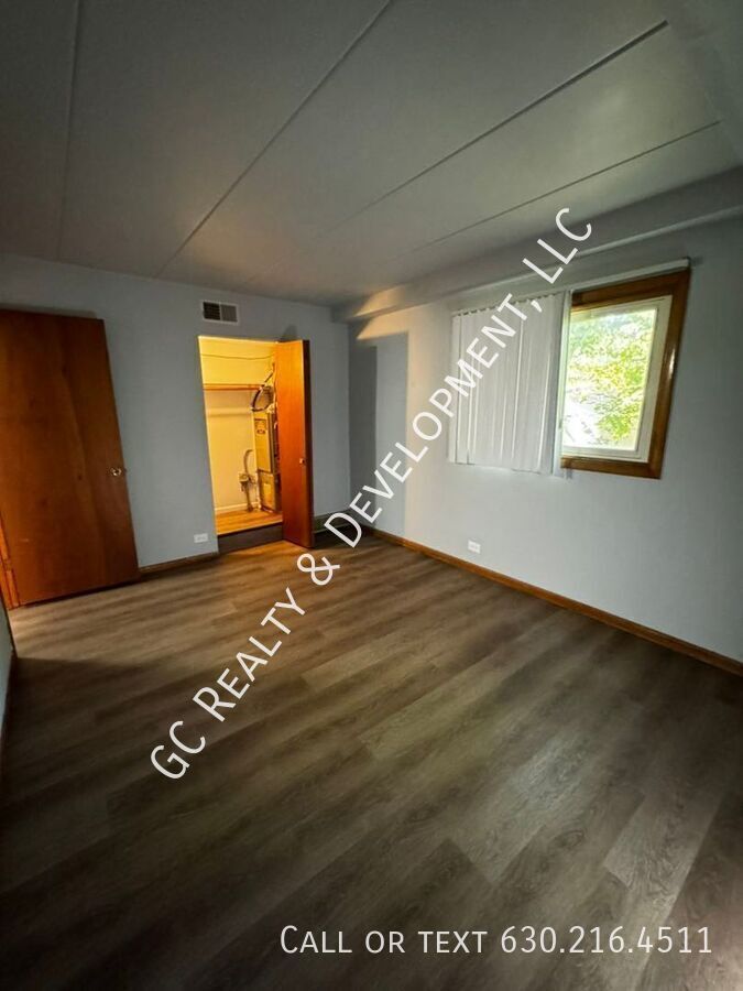 *** FIRST FLOOR UNIT / CENTRAL AC / FREE LAUNDRY ON SITE / PET FRIENDLY / TENANT ONLY PAYS ELECTRIC *** property image