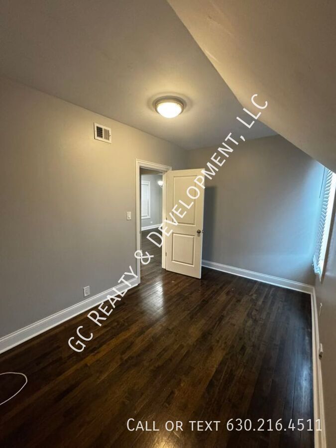 *** 1/2 MO RENT FREE / W&D IN UNIT / GARAGE PARKING / PET FRIENDLY / RESTAURANTS NEARBY / FENCED YARD *** property image