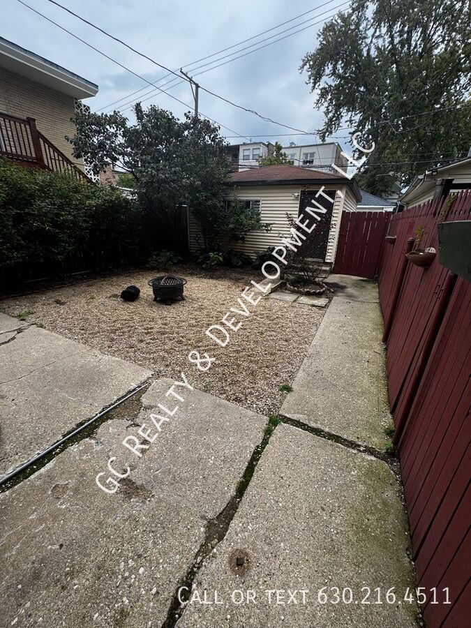 *** 1/2 MO RENT FREE / W&D IN UNIT / GARAGE PARKING / PET FRIENDLY / RESTAURANTS NEARBY / FENCED YARD *** property image