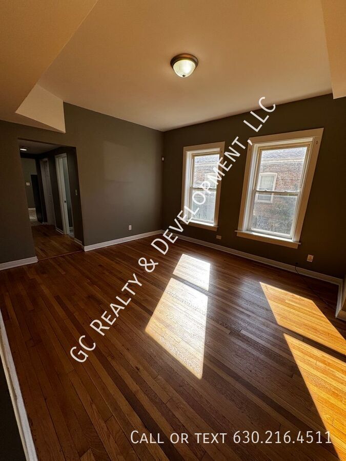 *** 1/2 MO RENT FREE / 3 BDRM - 1 BTH / DETACHED GARAGE PARKING / CENTRAL AC / TRANSIT WITHIN WALKING DISTANCE *** property image