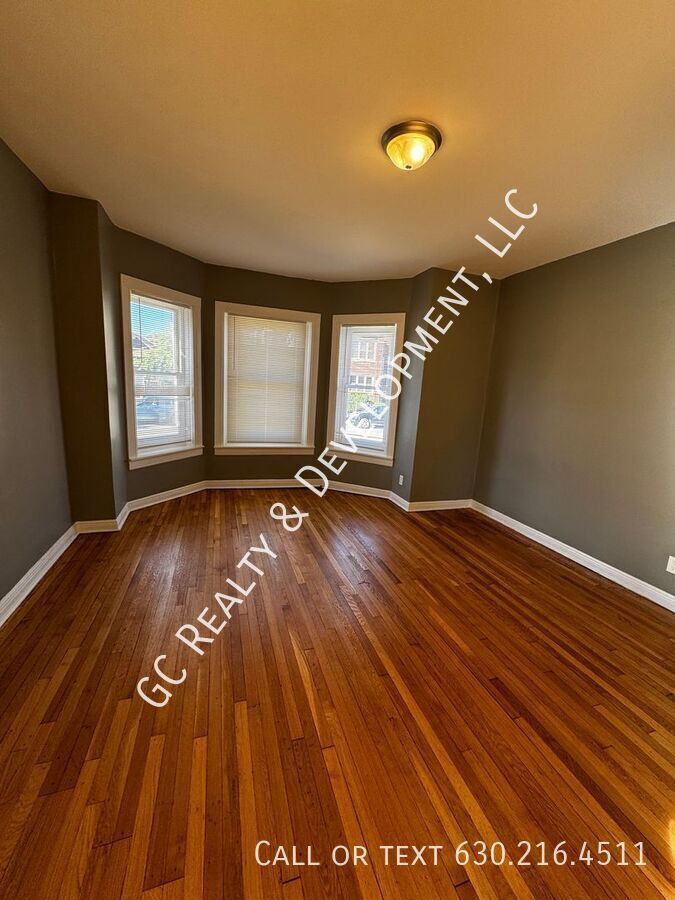 *** 1/2 MO RENT FREE / 3 BDRM - 1 BTH / DETACHED GARAGE PARKING / CENTRAL AC / TRANSIT WITHIN WALKING DISTANCE *** property image