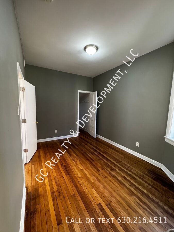 *** 1/2 MO RENT FREE / 3 BDRM - 1 BTH / DETACHED GARAGE PARKING / CENTRAL AC / TRANSIT WITHIN WALKING DISTANCE *** property image