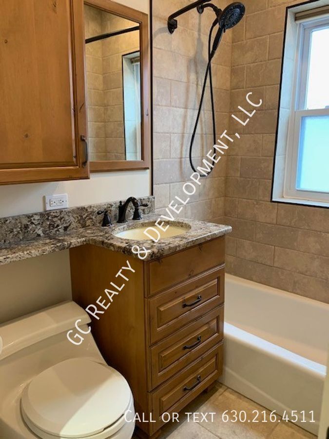 *** COMING SOON - AVAIL 01/01/26! / 2 BDRM / GRANITE / STAINLESS / HARDWOOD / LRG FENCED YARD / DETACHED GARAGE *** property image