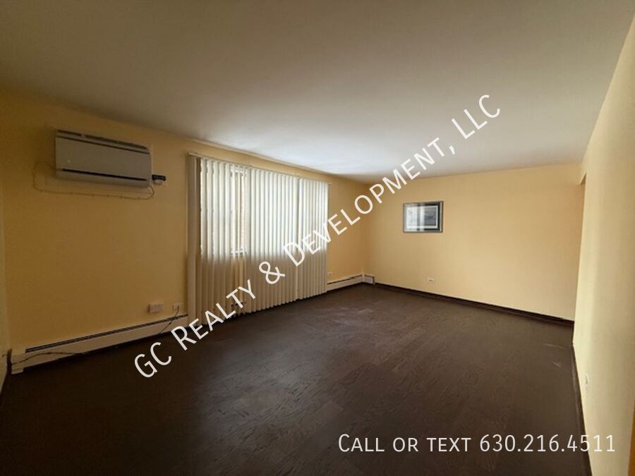 *** 1 BDRM / ASSIGNED PARKING SPOT / WALK TO TRAIN / LAUNDRY ON SITE / STORAGE UNIT *** property image