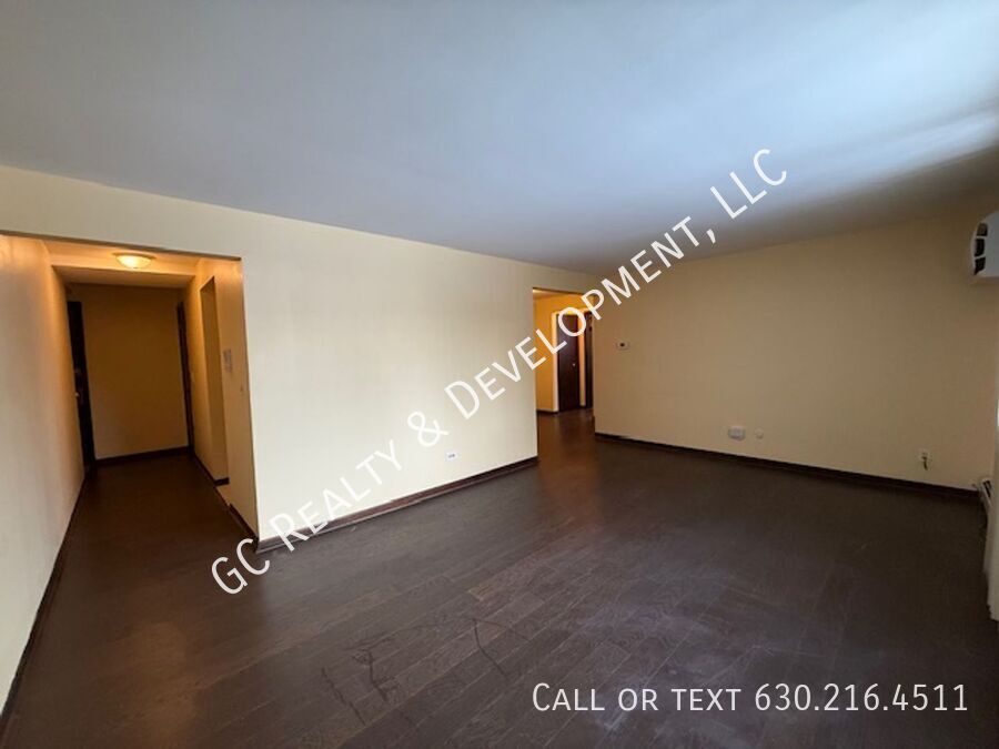 *** 1 BDRM / ASSIGNED PARKING SPOT / WALK TO TRAIN / LAUNDRY ON SITE / STORAGE UNIT *** property image