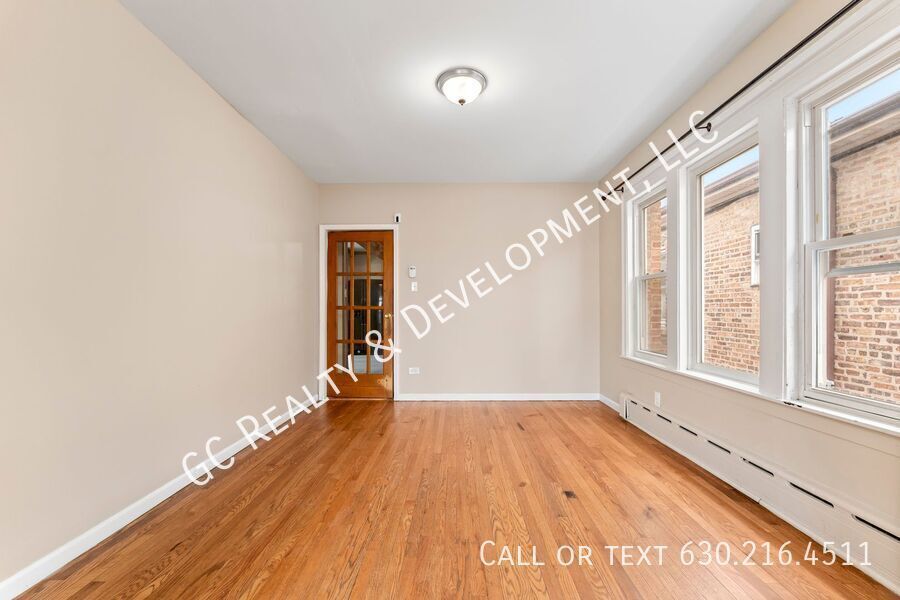 *** 3 BDRM - 2.5 BATH / IN UNIT LAUNDRY / DETACHED GARAGE / BASEMENT / WALK TO TRAIN *** property image