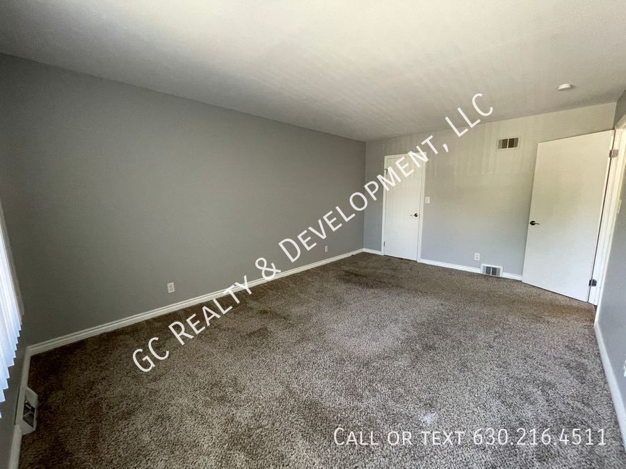 *** DECEMBER RENT FREE / HEAT INCLUDED / 2 BDRMS / W&D IN BUILDING / PETS ALLOWED / LOTS OF CLOSET SPACE*** property image