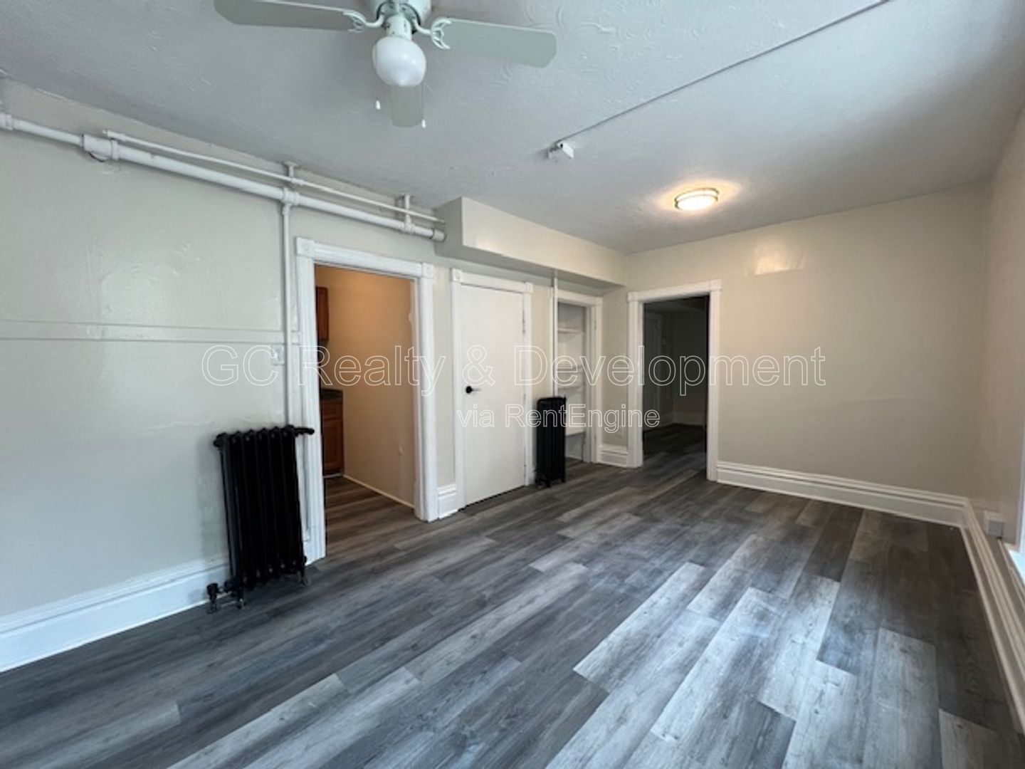 *** DOWNTOWN ELGIN GROUND LEVEL UNIT / 1 BDRM - 1 BTH / APPL INCL  *** property image