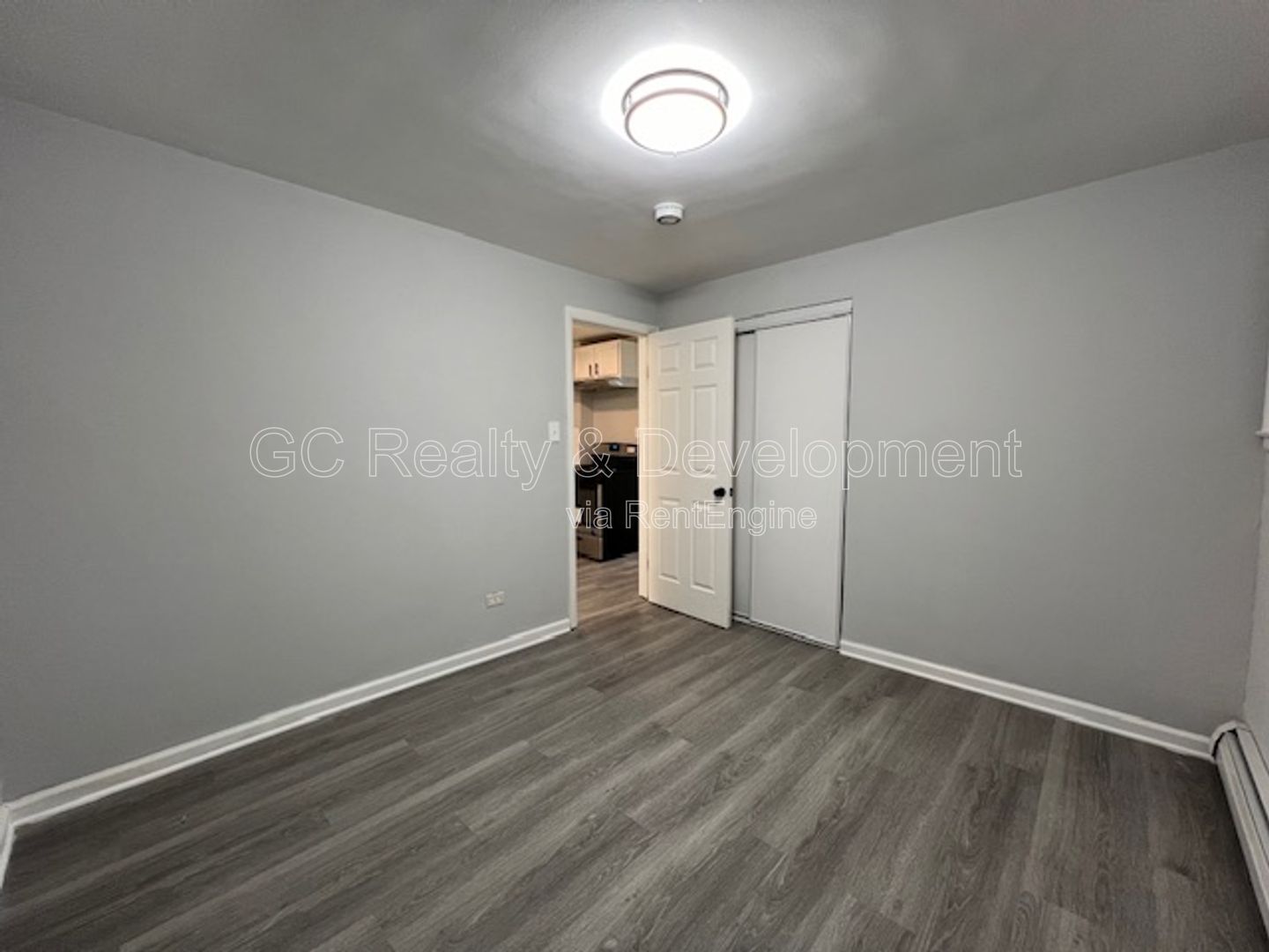 *** BERWYN / FULLY UPDATED / 2 BDRM - 1 BTH / SS APPL INCL/ COIN LAUNDRY IN BUILDING *** property image