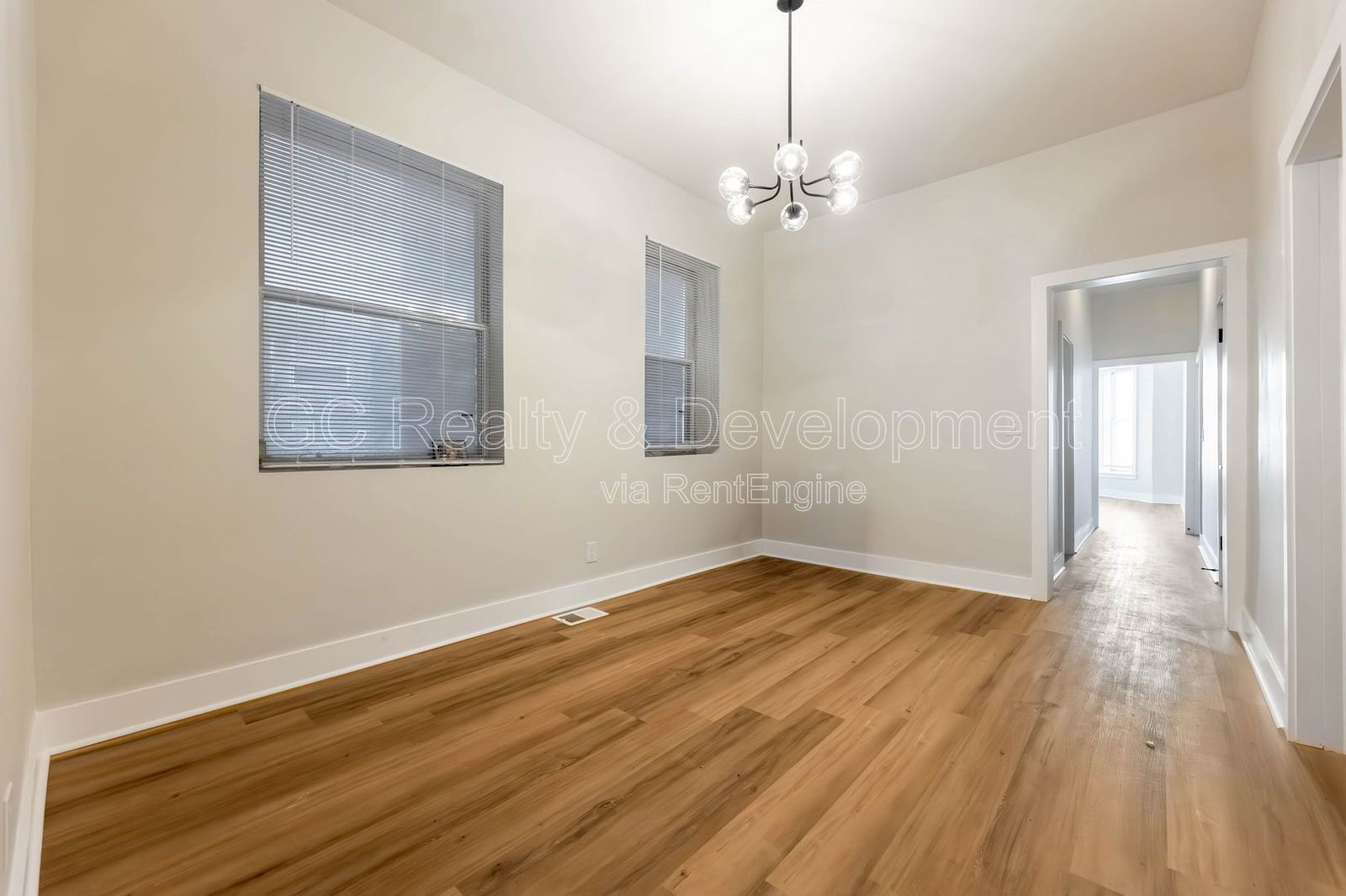 *** 1800 SF / IN UNIT LAUNDRY / NEW KITCHEN & BATH / SS APPL / 12 FT CEILINGS / CENTRAL AC *** property image