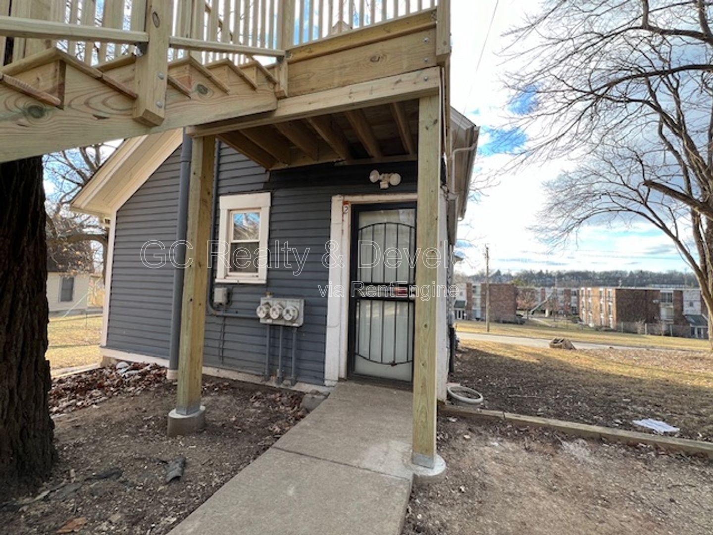 *** ELGIN 1 BDRM - 1 BTH / APPL INCLUDED / WALK TO METRA / PET FRIENDLY *** property image