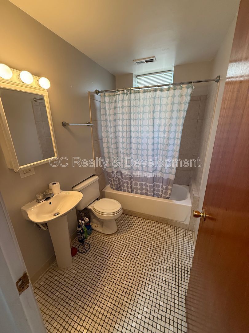 *** GARDEN UNIT / 1 BDRM / CENTRAL AC *** property image