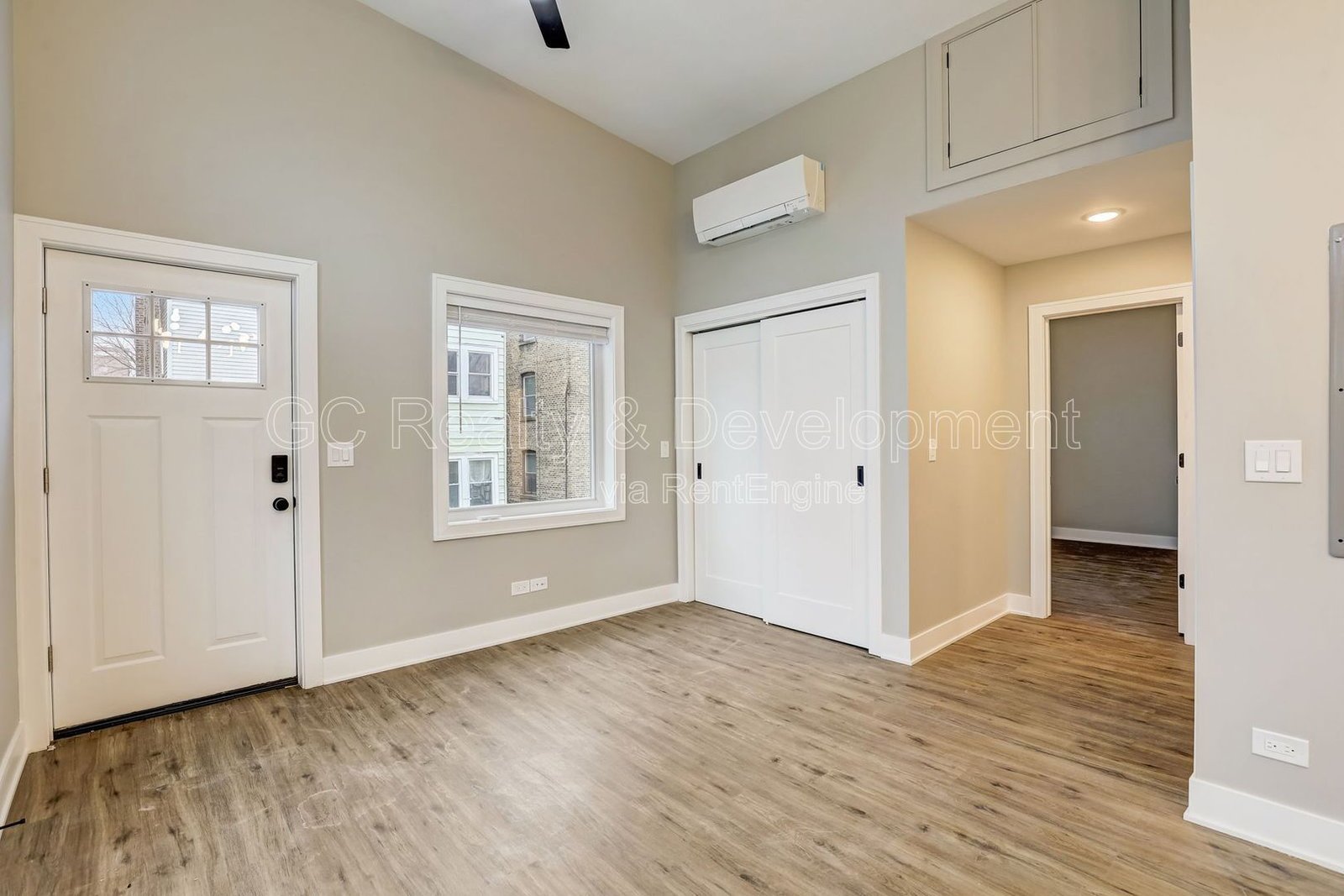 *** AVAIL 5/01/26 / UPDATED 2 BDRM COACH HOUSE / PET FRIENDLY / PARKING INCL / QUARTZ & SS APPL  *** property image