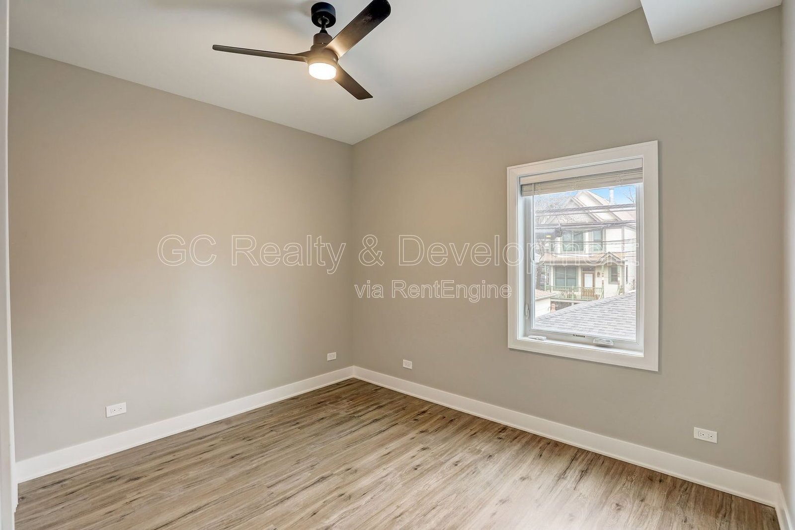 *** AVAIL 5/01/26 / UPDATED 2 BDRM COACH HOUSE / PET FRIENDLY / PARKING INCL / QUARTZ & SS APPL  *** property image