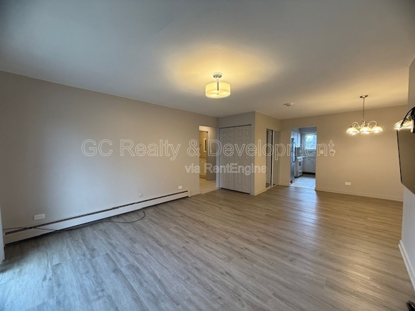 *** 2 BDRM / PARKING INCLUDED / ONLY PAY ELECTRIC / LAUNDRY ON SITE *** property image