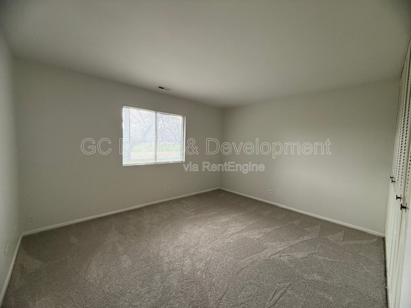 *** 2 BDRM - 1 BTH / IN UNIT LAUNDRY / ATTACHED GARAGE / CENTRAL AC *** property image