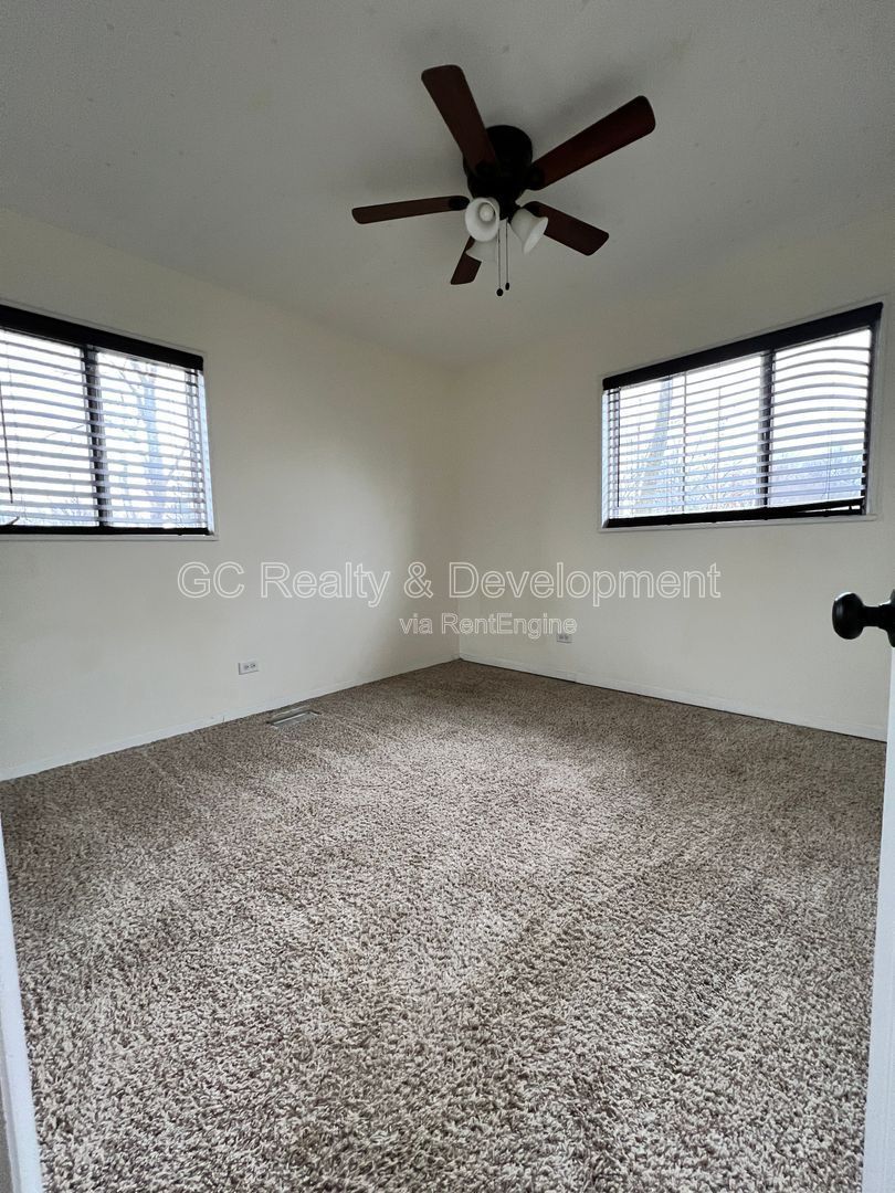 *** 3 BDRM - 2 BTH / GRANITE & SS APPL / LRG YARD / OPEN LAYOUT / DETACHED GARAGE *** property image