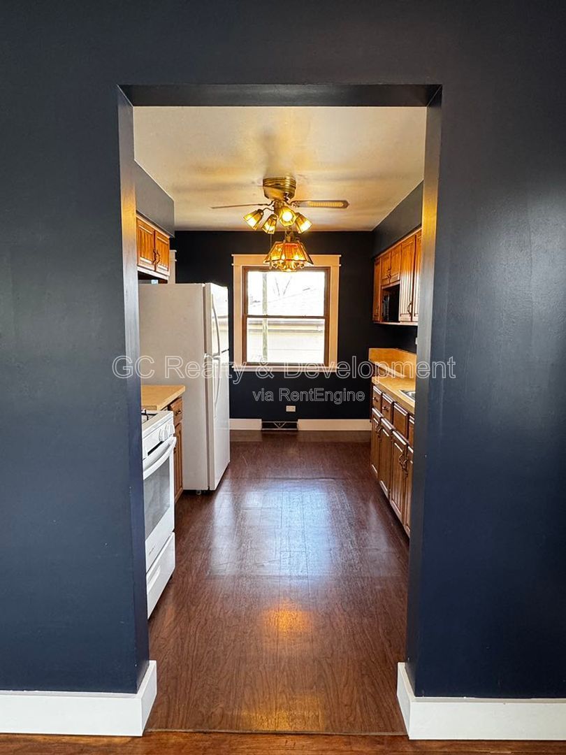 *** RECENTLY UPDATED / 3 BDRM / FRESH PAINT / FENCED YARD / FINISHED BSMT / DETACHED GARAGE *** property image