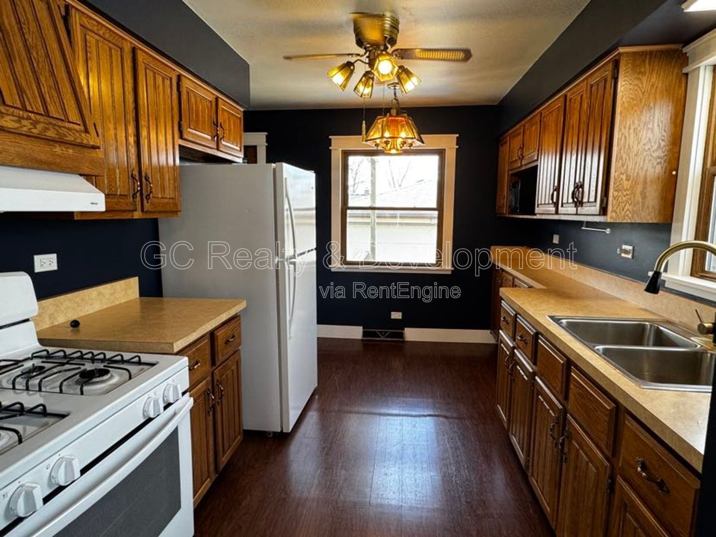 *** RECENTLY UPDATED / 3 BDRM / FRESH PAINT / FENCED YARD / FINISHED BSMT / DETACHED GARAGE *** property image