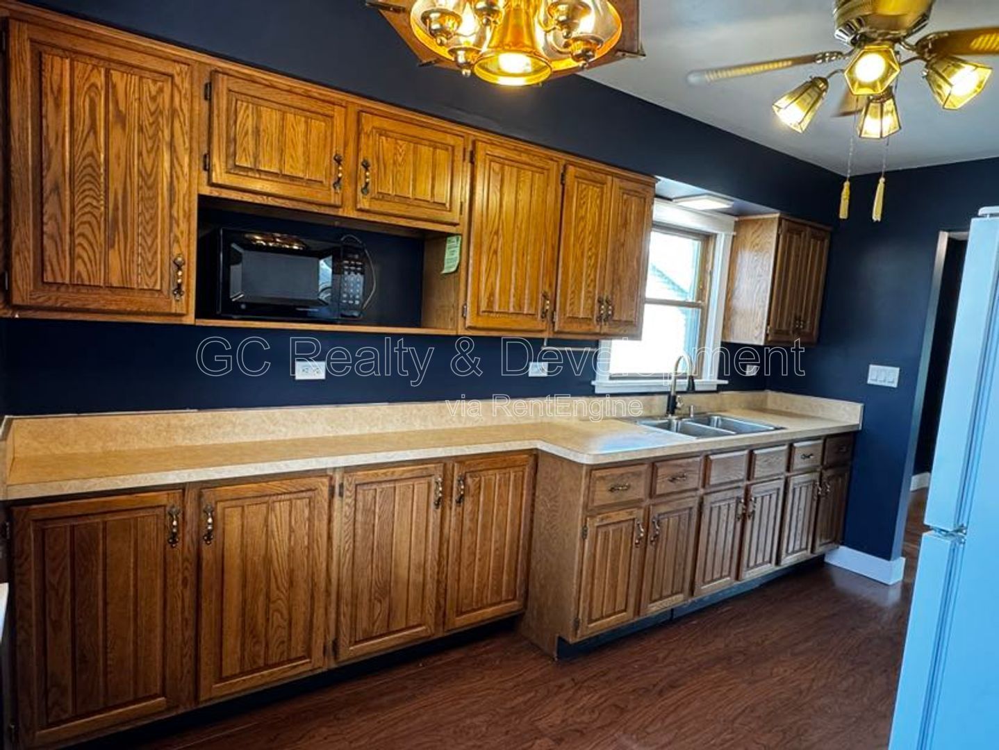 *** RECENTLY UPDATED / 3 BDRM / FRESH PAINT / FENCED YARD / FINISHED BSMT / DETACHED GARAGE *** property image