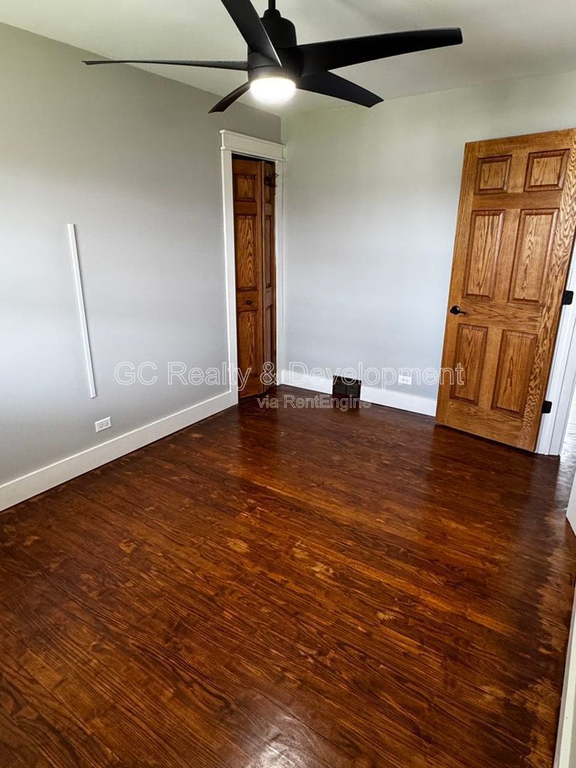 *** RECENTLY UPDATED / 3 BDRM / FRESH PAINT / FENCED YARD / FINISHED BSMT / DETACHED GARAGE *** property image