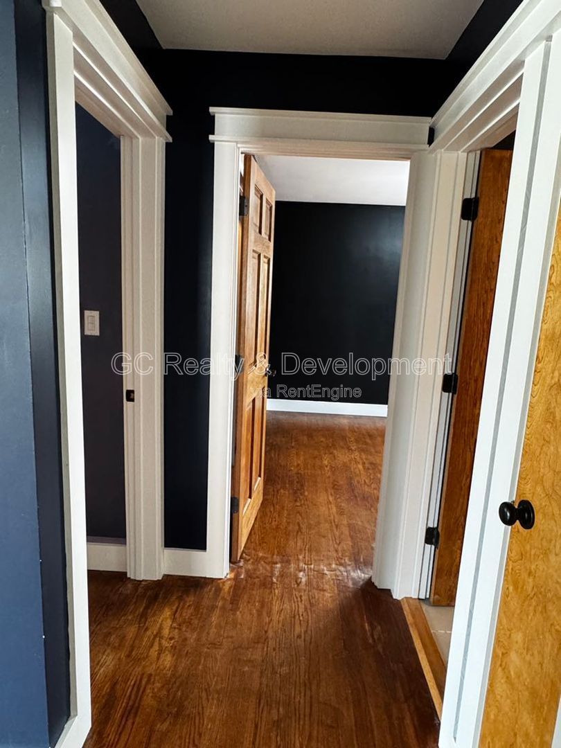 *** RECENTLY UPDATED / 3 BDRM / FRESH PAINT / FENCED YARD / FINISHED BSMT / DETACHED GARAGE *** property image