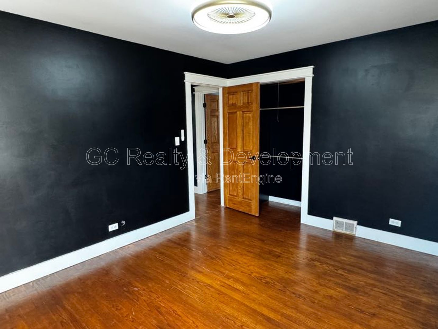 *** RECENTLY UPDATED / 3 BDRM / FRESH PAINT / FENCED YARD / FINISHED BSMT / DETACHED GARAGE *** property image