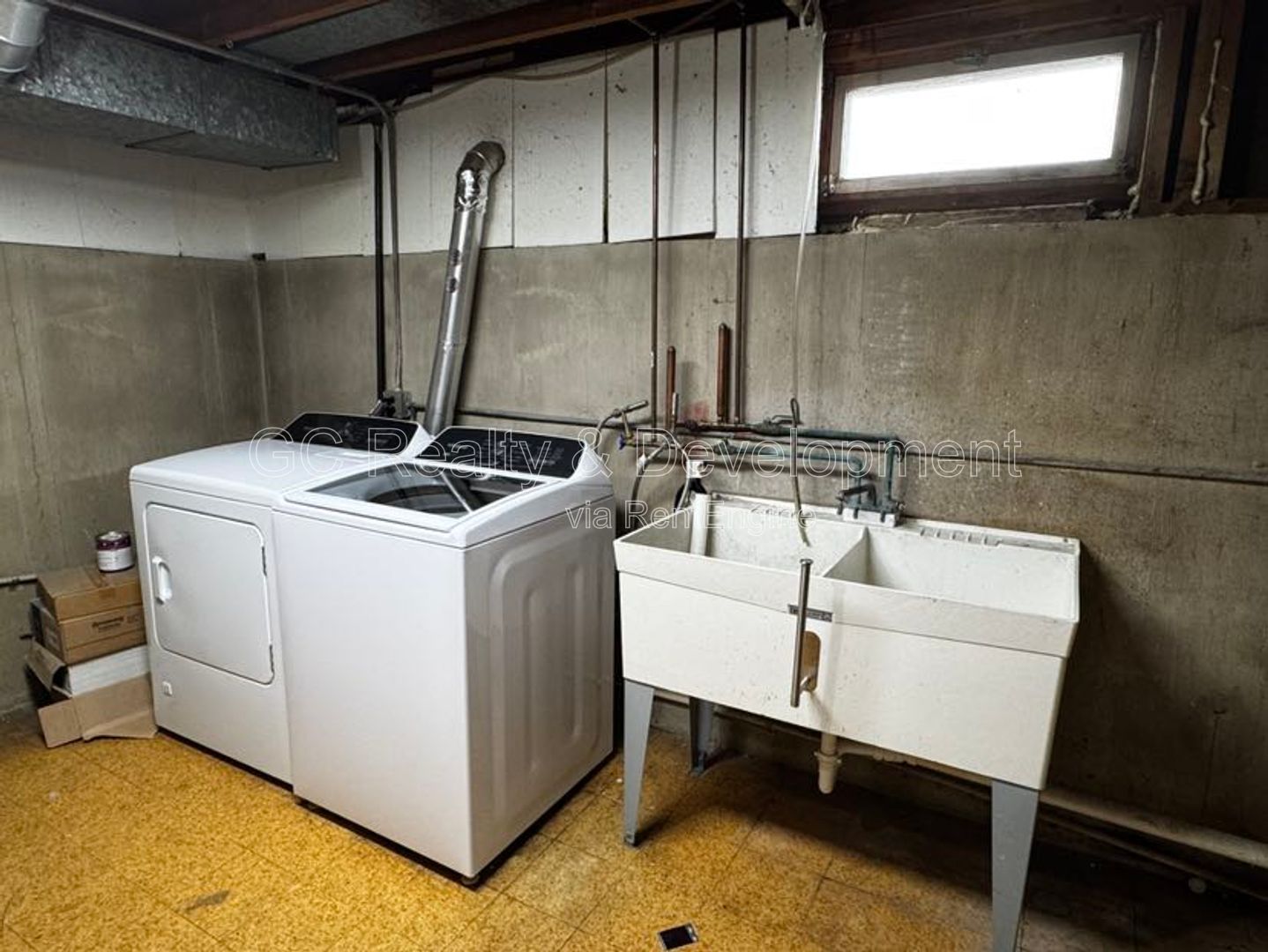 *** RECENTLY UPDATED / 3 BDRM / FRESH PAINT / FENCED YARD / FINISHED BSMT / DETACHED GARAGE *** property image