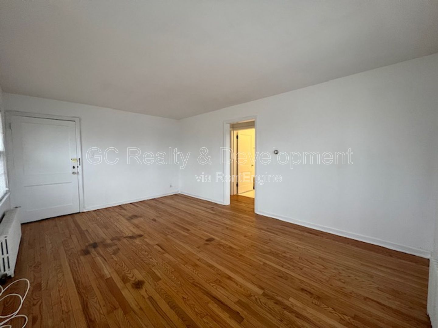 *** COMING SOON 4/15/26! / PRIME LOCATION - WALK TO DOWNTOWN ST. CHARLES / 1BDRM - 1 BTH / FREE LAUNDRY ON SITE *** property image