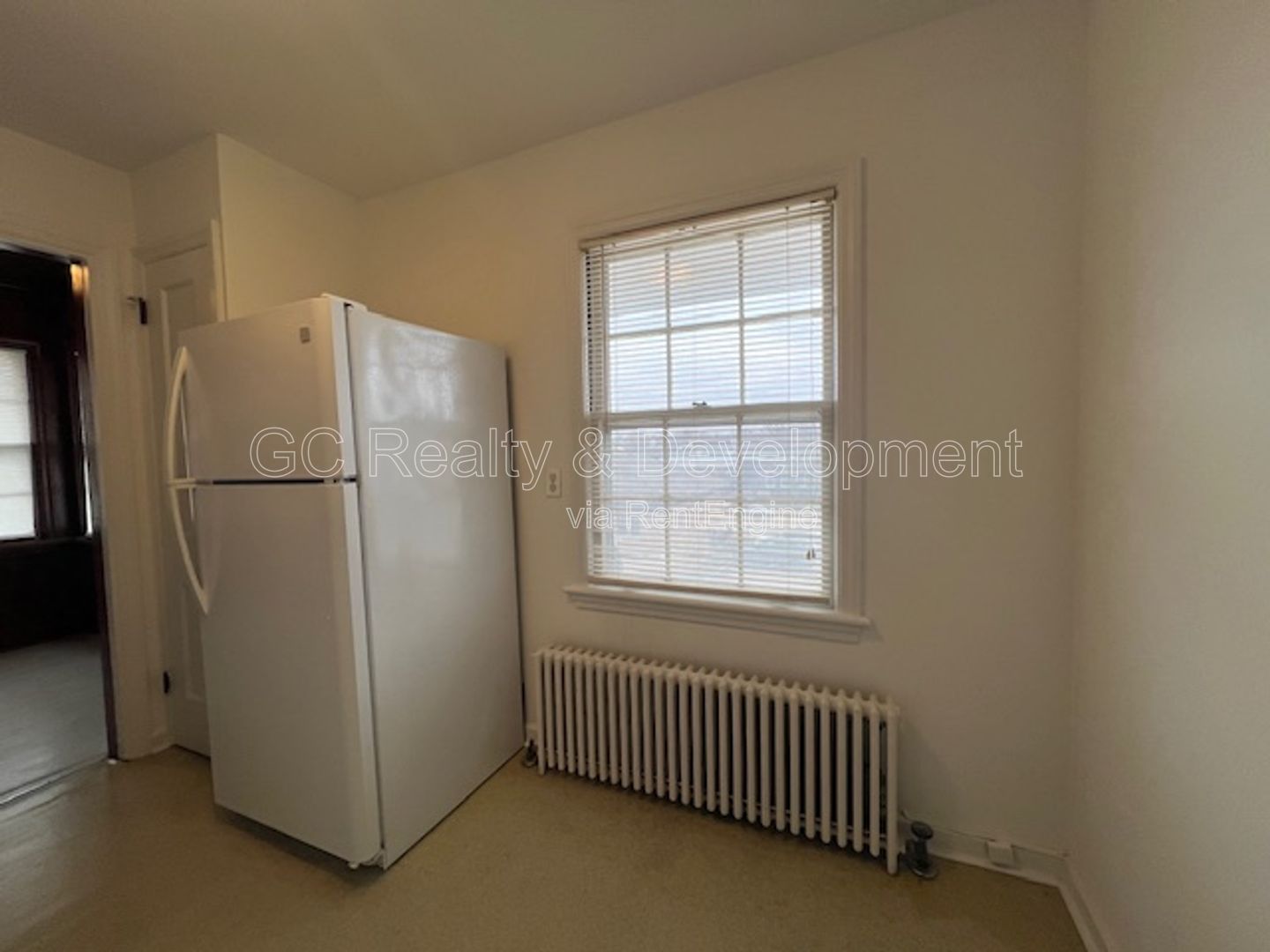 *** COMING SOON 4/15/26! / PRIME LOCATION - WALK TO DOWNTOWN ST. CHARLES / 1BDRM - 1 BTH / FREE LAUNDRY ON SITE *** property image