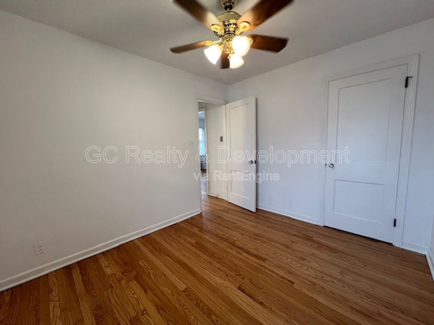 *** COMING SOON 4/15/26! / PRIME LOCATION - WALK TO DOWNTOWN ST. CHARLES / 1BDRM - 1 BTH / FREE LAUNDRY ON SITE *** property image